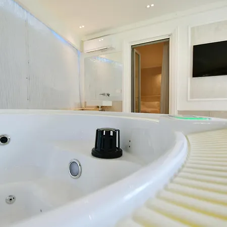 Domus De Cinti Boutique ベッド・アンド・ブレックファスト