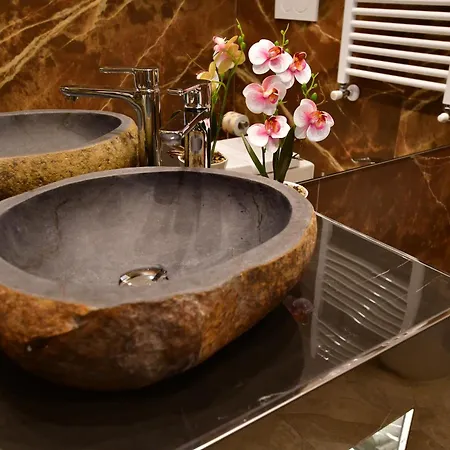 Domus De Cinti Boutique * チボリ